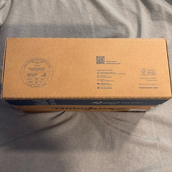 Men's Black Slip-On Slippers - Picture 11 of 12